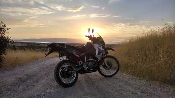 motorcycle-879933_640